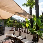 Bamboohouse Motel 3*